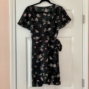 Floral A&F Wrap Dress 💐